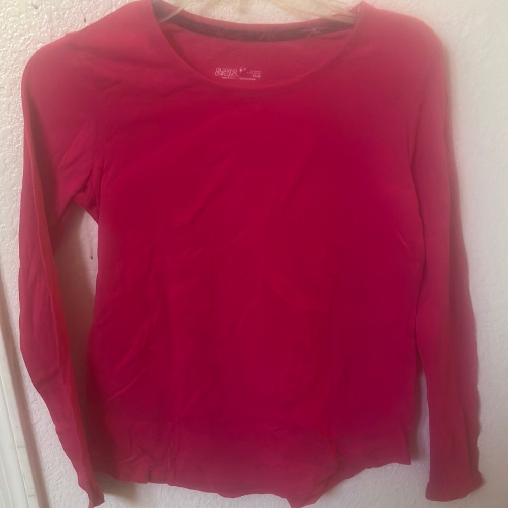 FINAL MARKDOWN Gilligan and O’Malley sleep tee medium